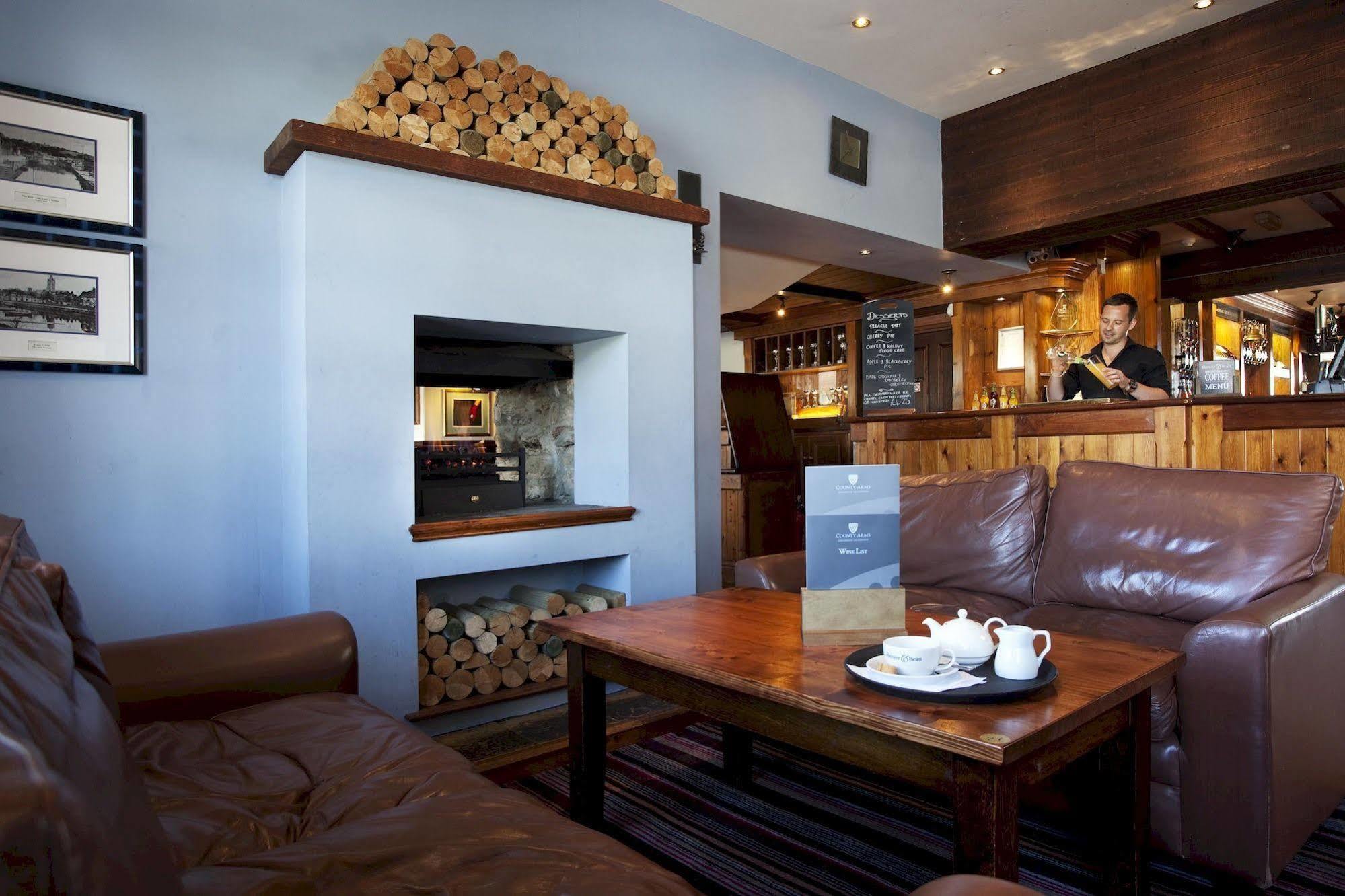Готель County Arms Труро Екстер'єр фото
