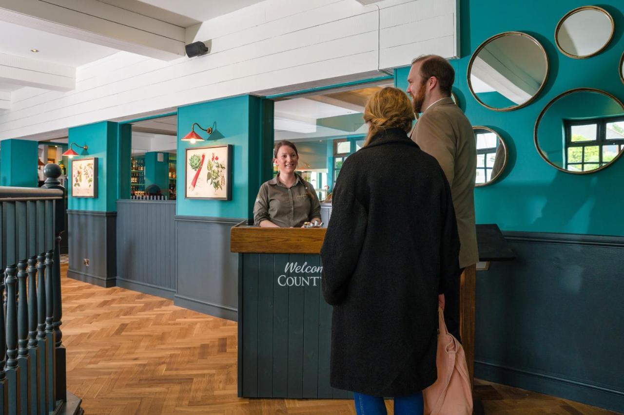 Готель County Arms Труро Екстер'єр фото